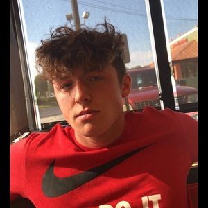 Meet your Posher, Devin